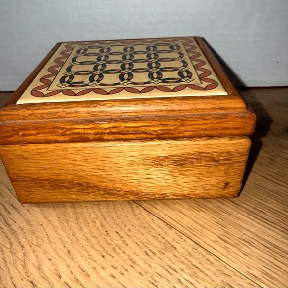 Wooden Jewelry Organizer with Double Wedding Quilt Design - Picture 3 of 14